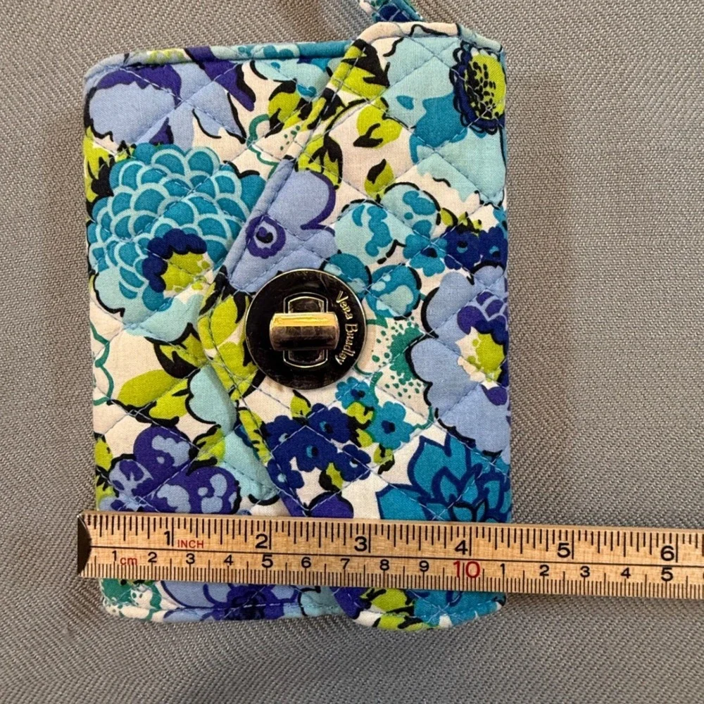 Vera Bradley Turnlock Wallet Wristlet Blue Green Floral Quilted Cotton Small - Picture 7 of 8
